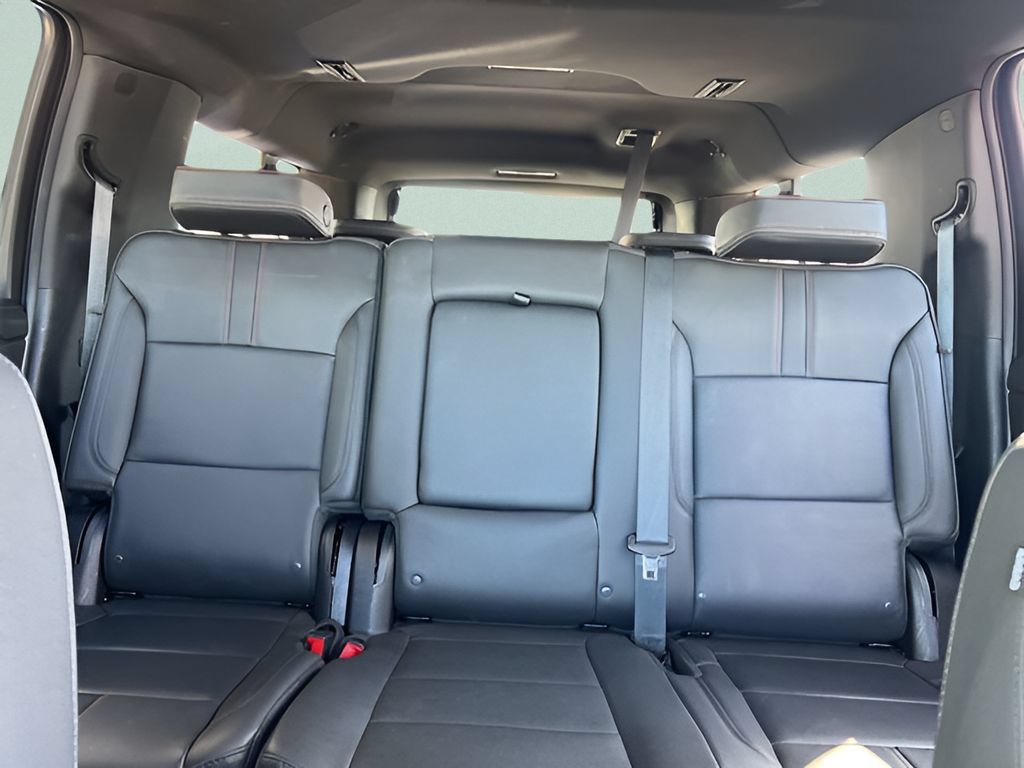 Used 2024 Chevrolet Suburban RST w/ Luxury Package AWD/4WD image 17