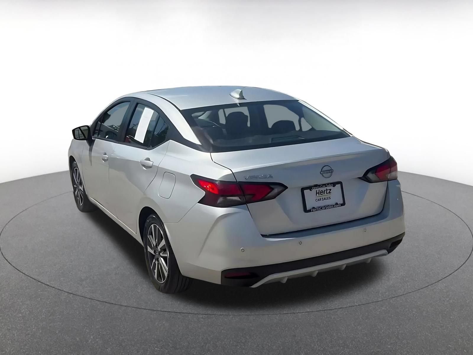 Used 2025 Nissan Versa SV FWD image 9