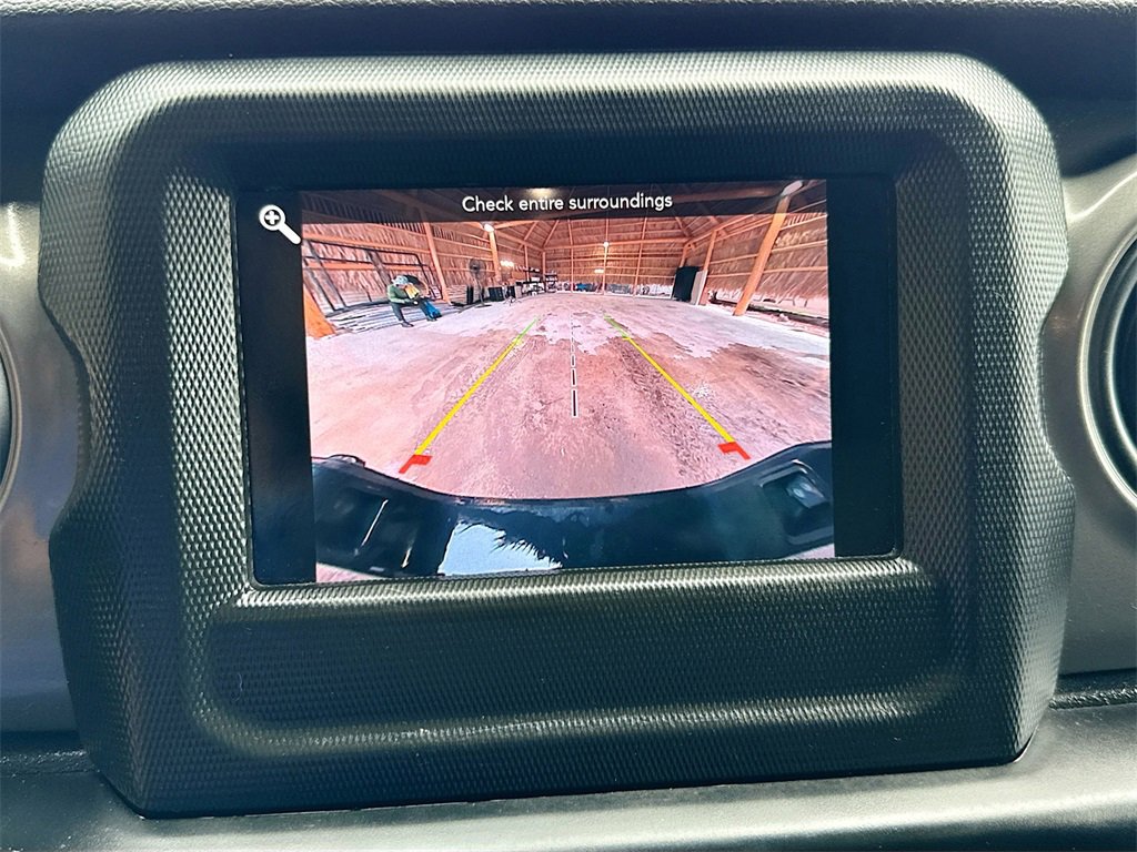 Used 2022 Jeep Gladiator Willys image 14