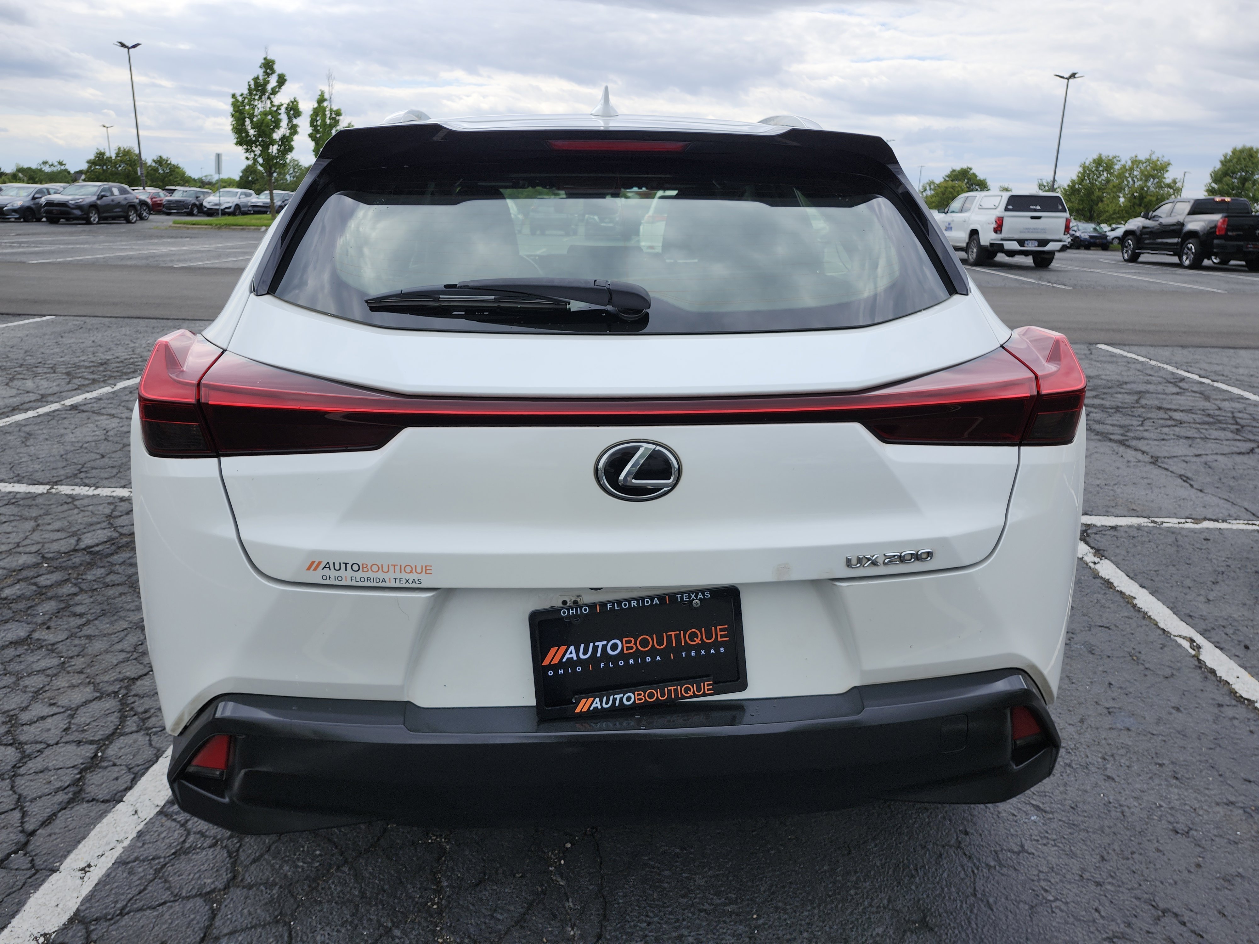Used 2019 Lexus UX 200 w/ Accessory Package FWD image 15
