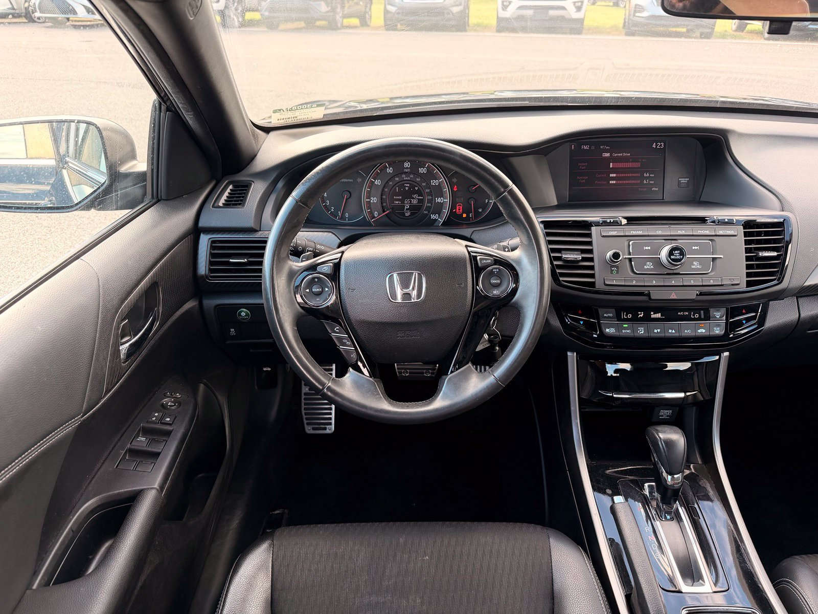 Used 2017 Honda Accord Sport image 19
