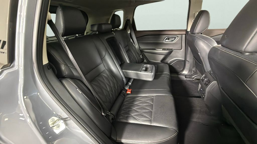 Used 2022 Nissan Rogue Platinum w/ Head-Up Display Package image 29