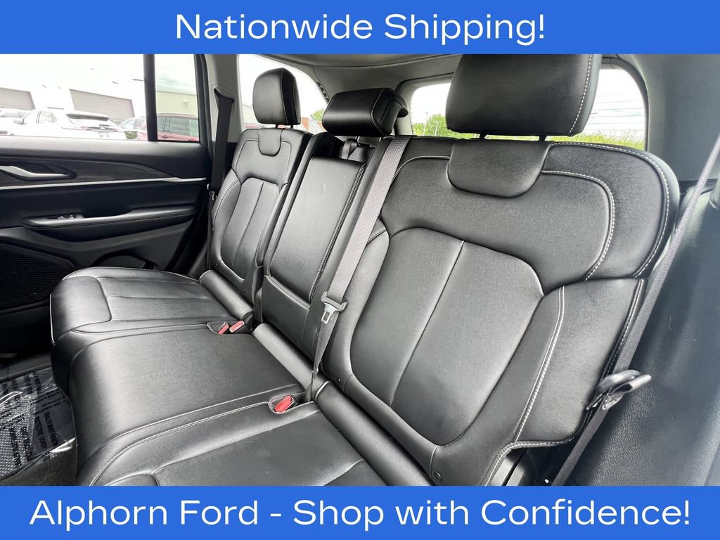 Used 2023 Jeep Grand Cherokee Limited AWD/4WD image 31
