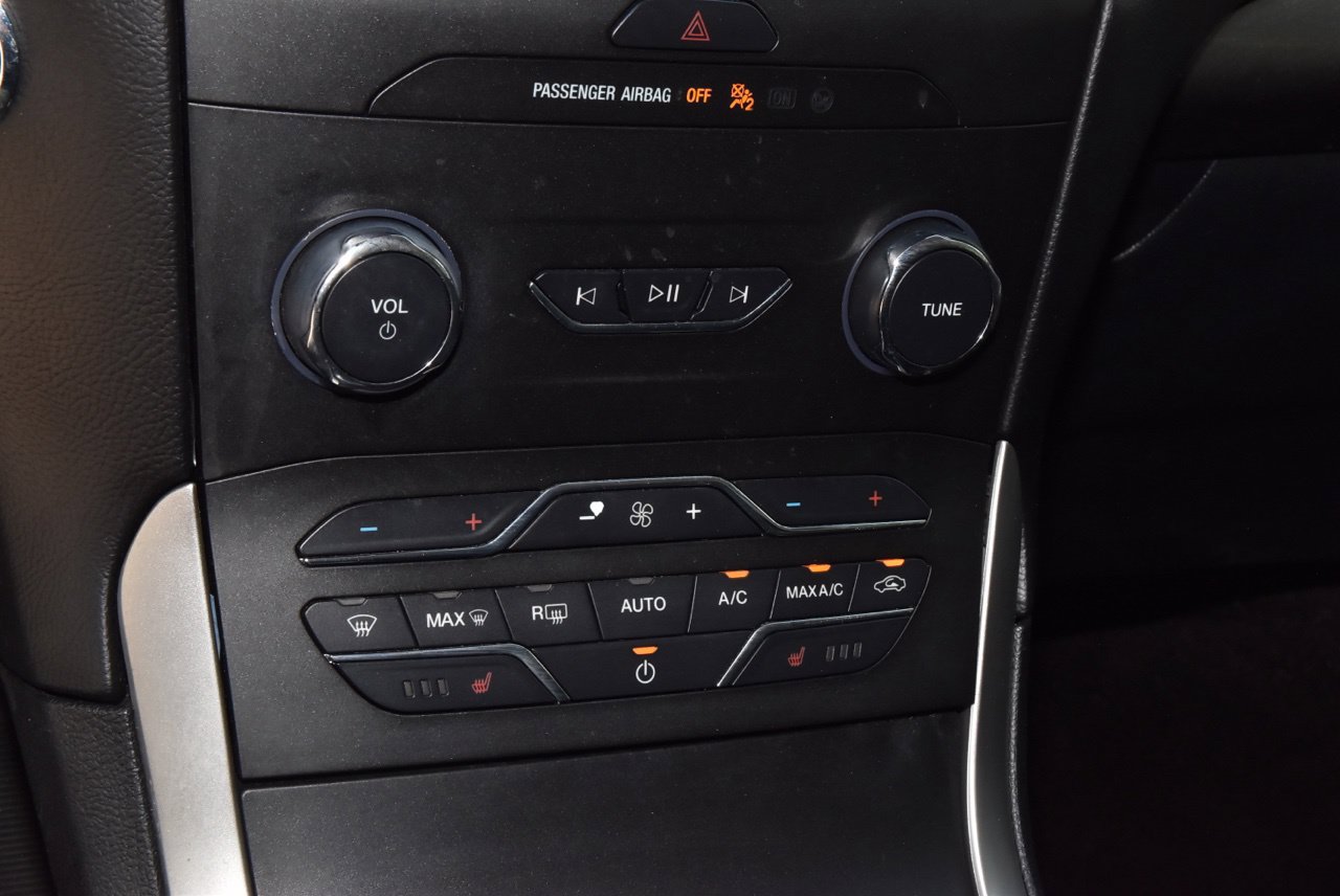 Used 2020 Ford Edge SEL FWD image 29