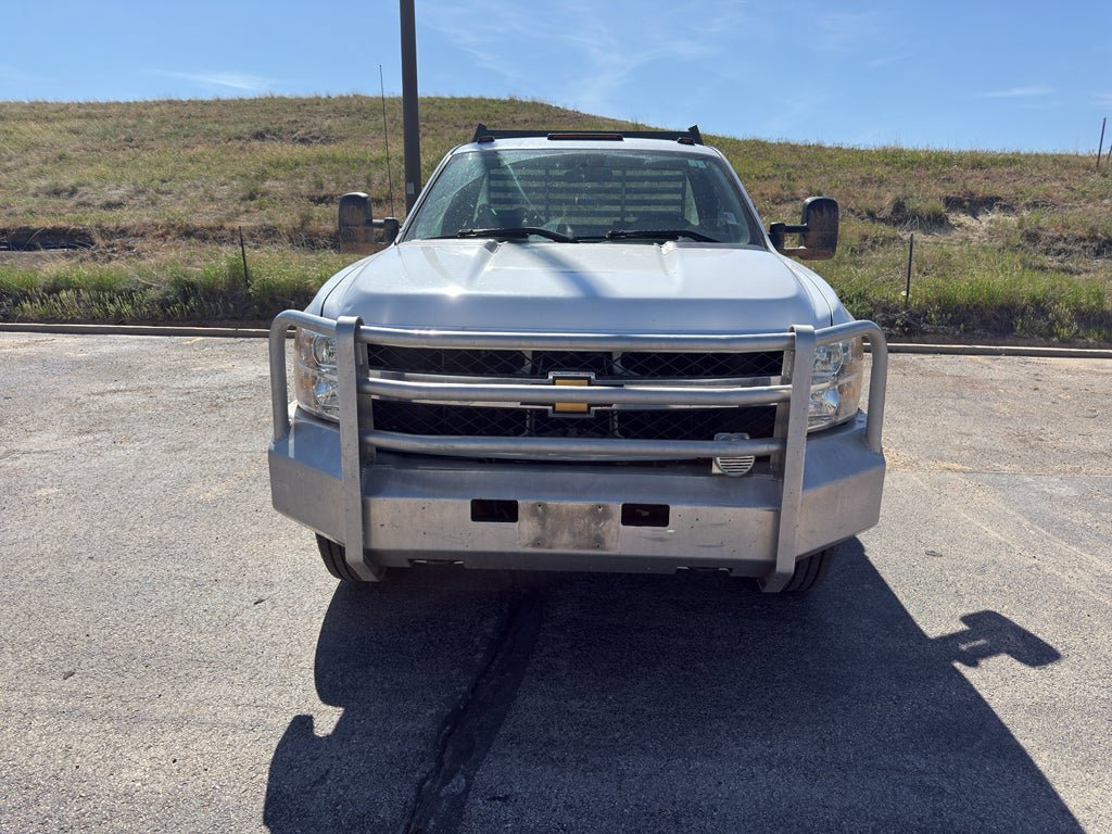 Used 2012 Chevrolet Silverado 3500 W/T AWD/4WD image 2