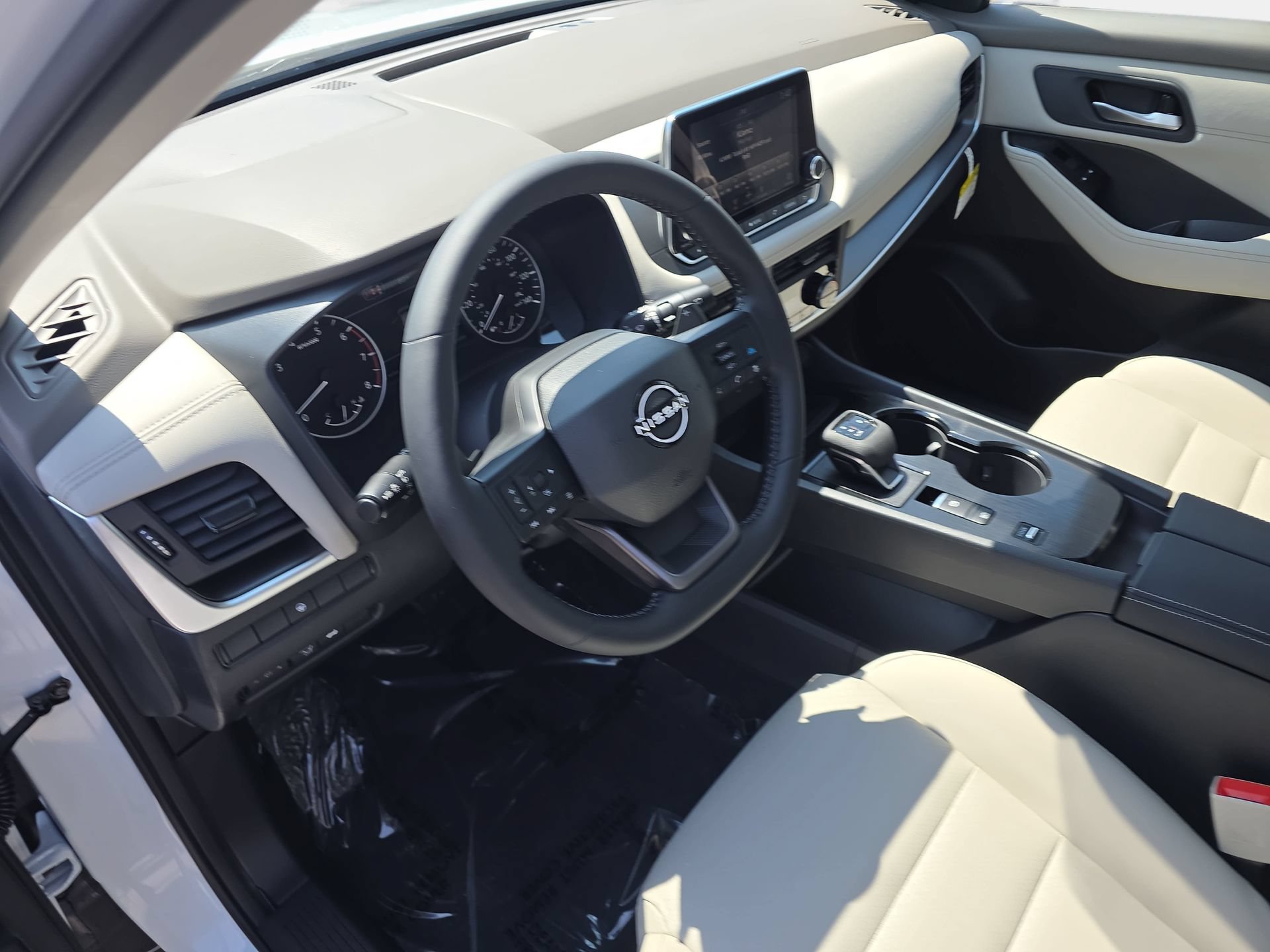 New 2026 Nissan Rogue Dark Armor FWD image 16