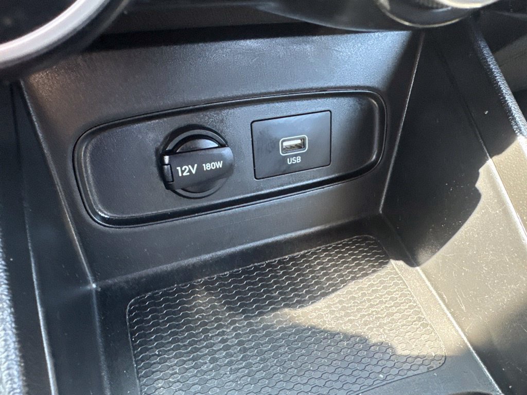 Used 2021 Hyundai Venue SE FWD image 29