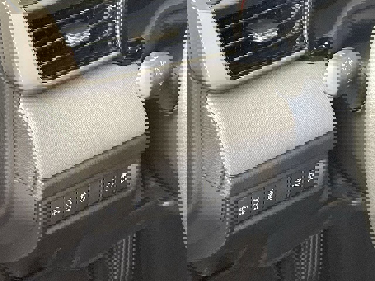 Used 2025 Toyota Camry LE image 13