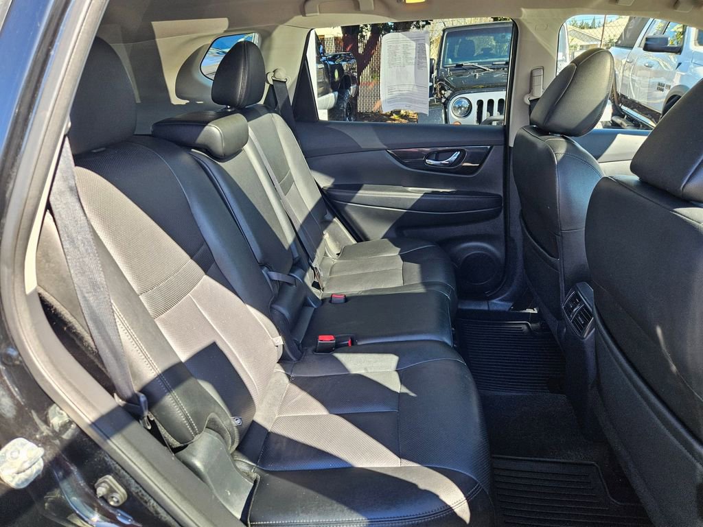 Used 2018 Nissan Rogue SL w/ Premium Package AWD/4WD image 15