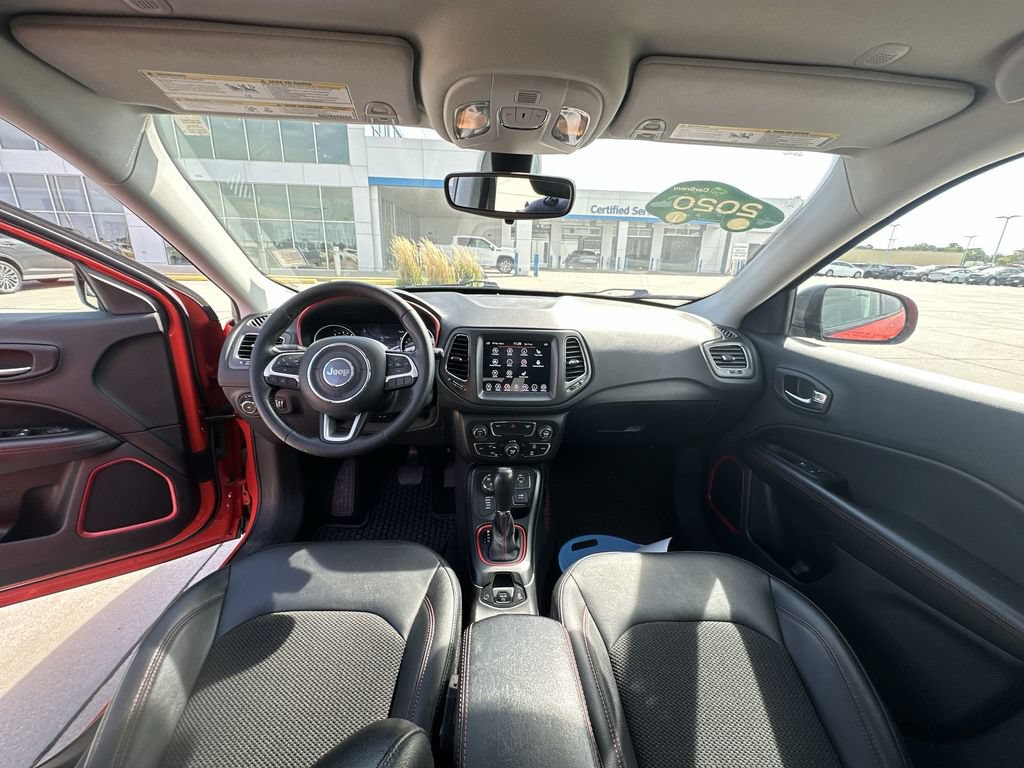 Used 2020 Jeep Compass Trailhawk w/ Cold Weather Group AWD/4WD image 21