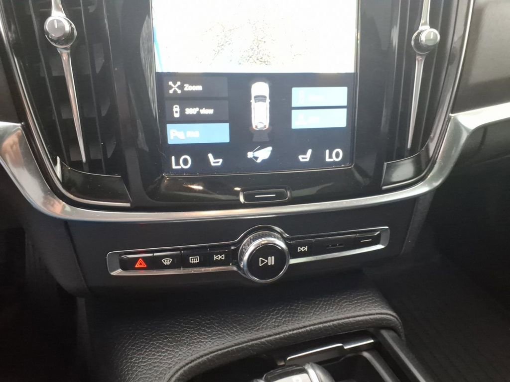 Used 2018 Volvo V90 T6 Cross Country w/ Convenience Package image 12