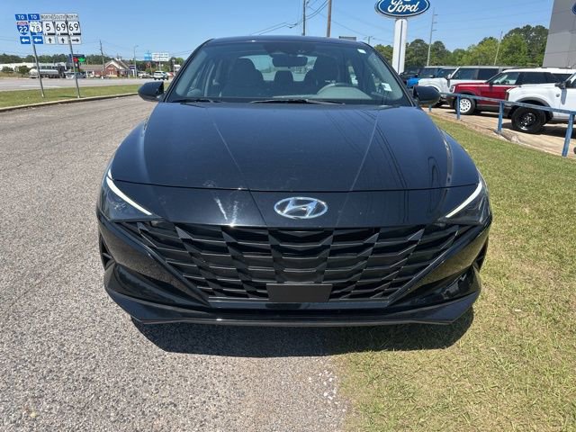 Used 2023 Hyundai Elantra SEL w/ Convenience Package FWD image 2