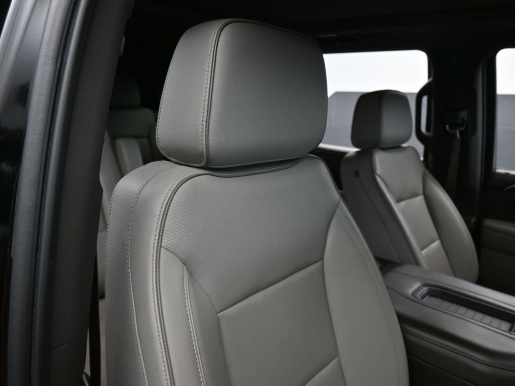 Used 2023 GMC Yukon SLT image 44