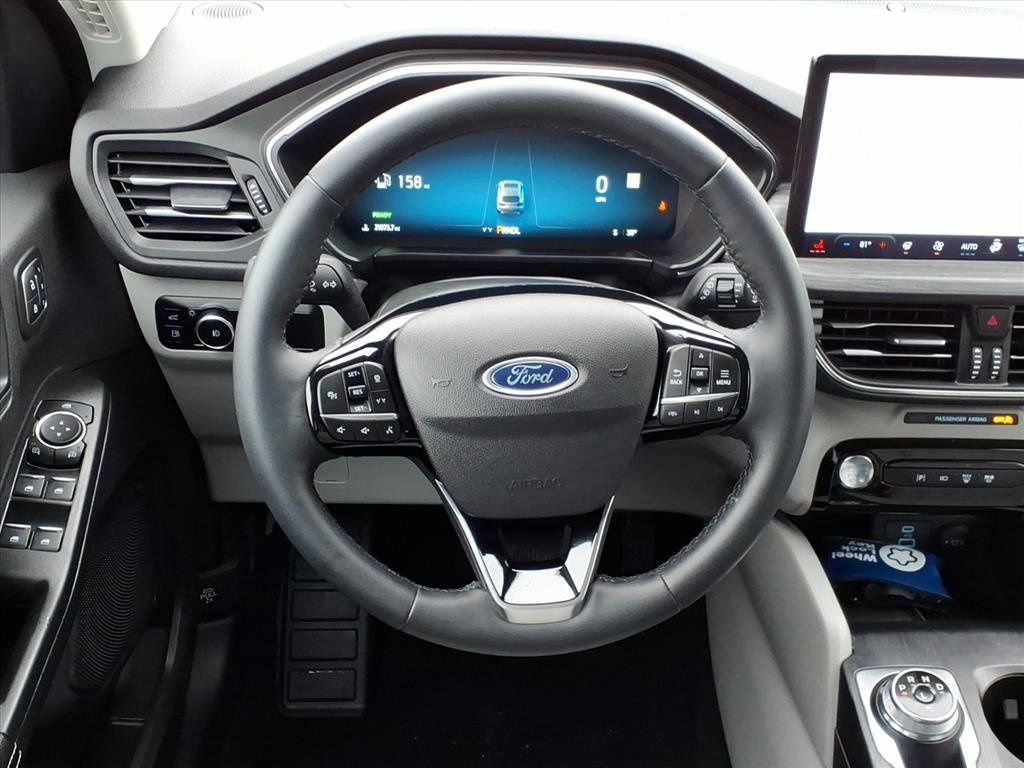Certified 2023 Ford Escape Platinum w/ Premium Technology Package image 22