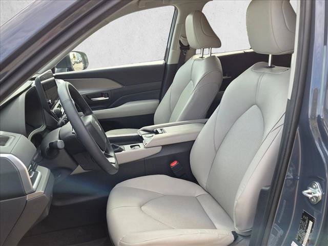 Used 2024 Toyota Grand Highlander AWD image 12