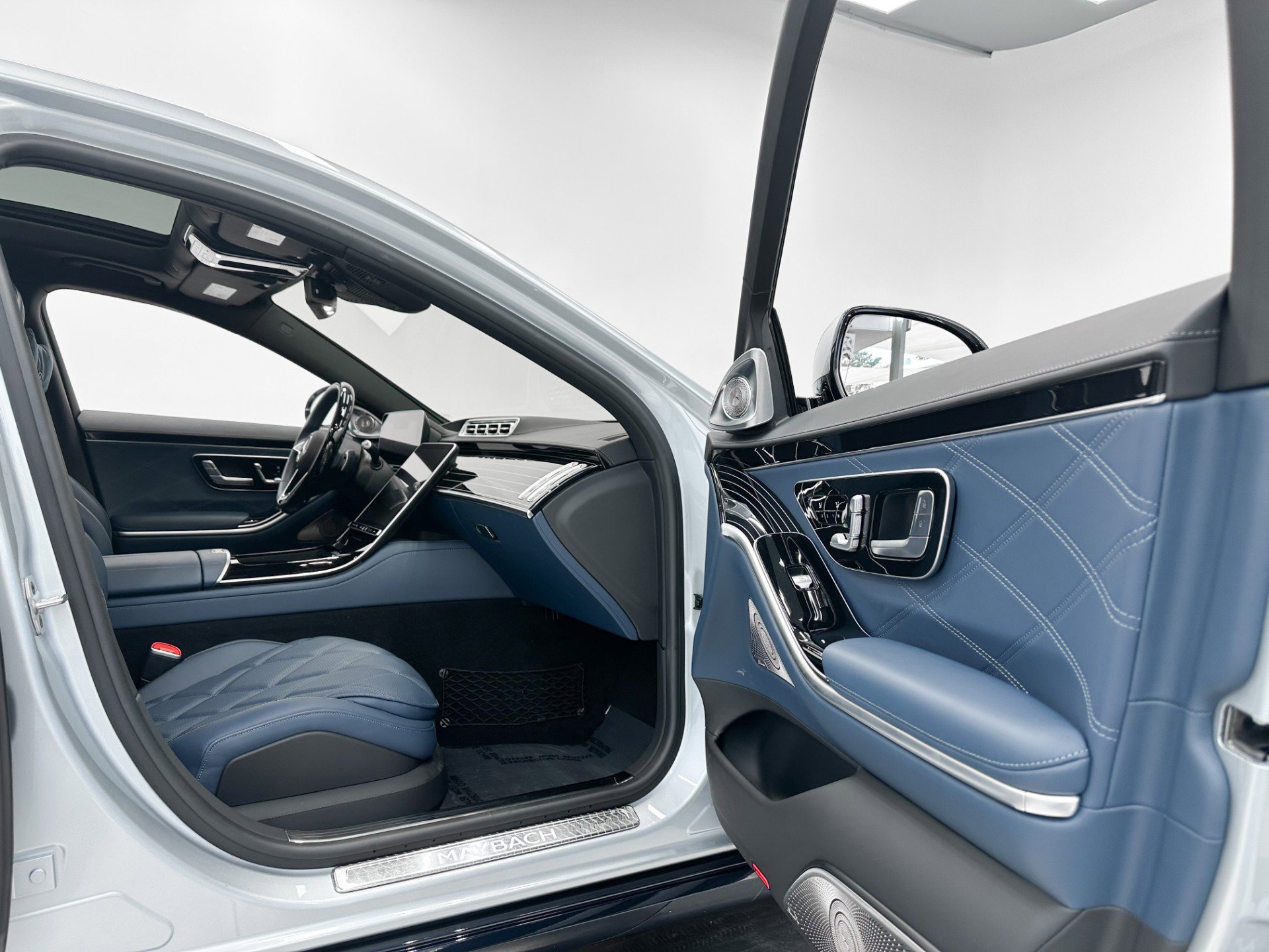 Used 2024 Mercedes-Benz Maybach S 680 4MATIC image 30