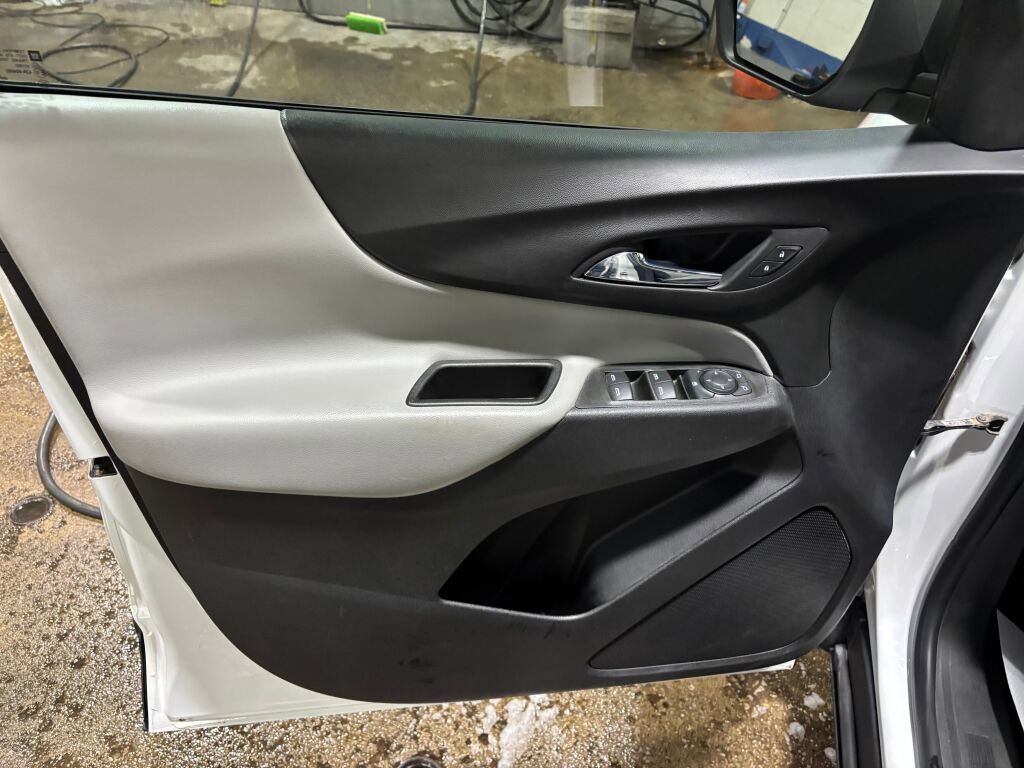 Used 2021 Chevrolet Equinox LS w/ LS Convenience Package image 6