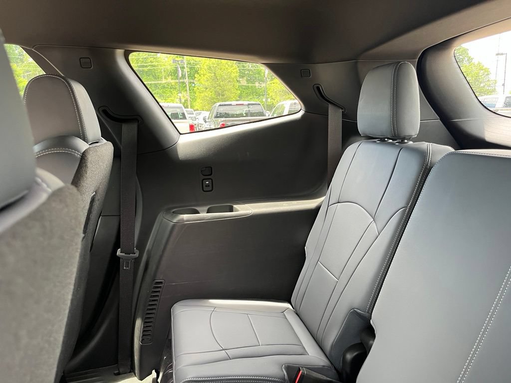 Used 2024 Buick Enclave Essence w/ Trailering Package, 5000 lbs. AWD/4WD image 27