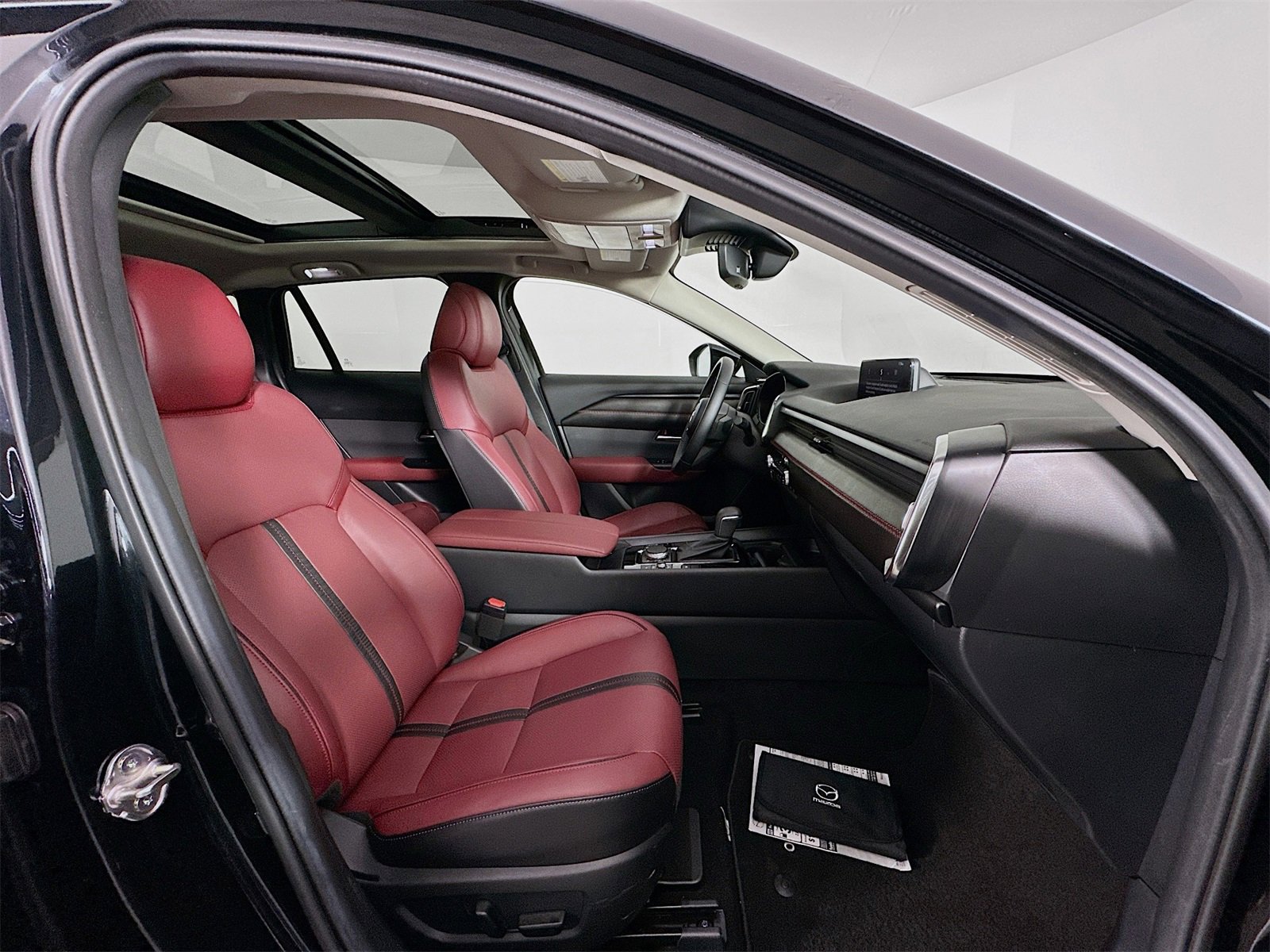 Certified 2025 MAZDA CX-50 2.5 Hybrid w/ Premium Plus Pkg image 30