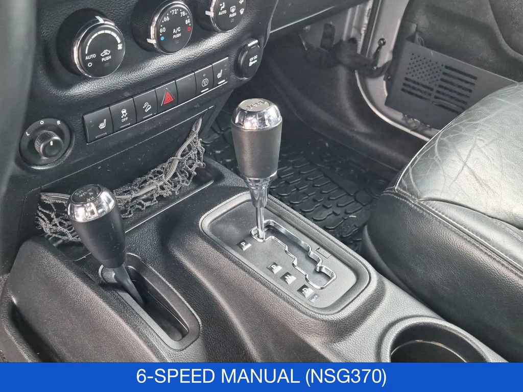 Used 2015 Jeep Wrangler Unlimited Sahara AWD/4WD image 25