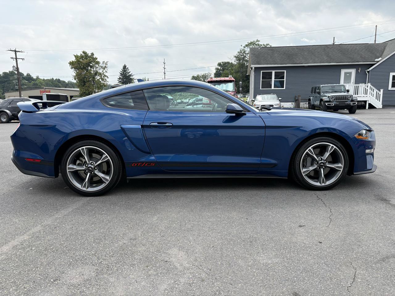 Used 2023 Ford Mustang GT Premium w/ Equipment Group 401A RWD image 6