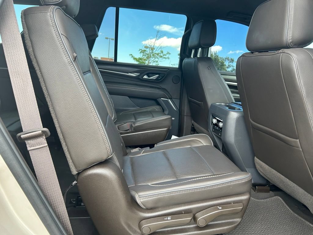 Used 2021 GMC Yukon Denali w/ Advanced Technology Package AWD/4WD image 27