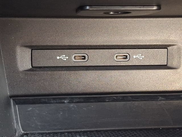 Used 2025 Volkswagen Taos SE FWD image 23