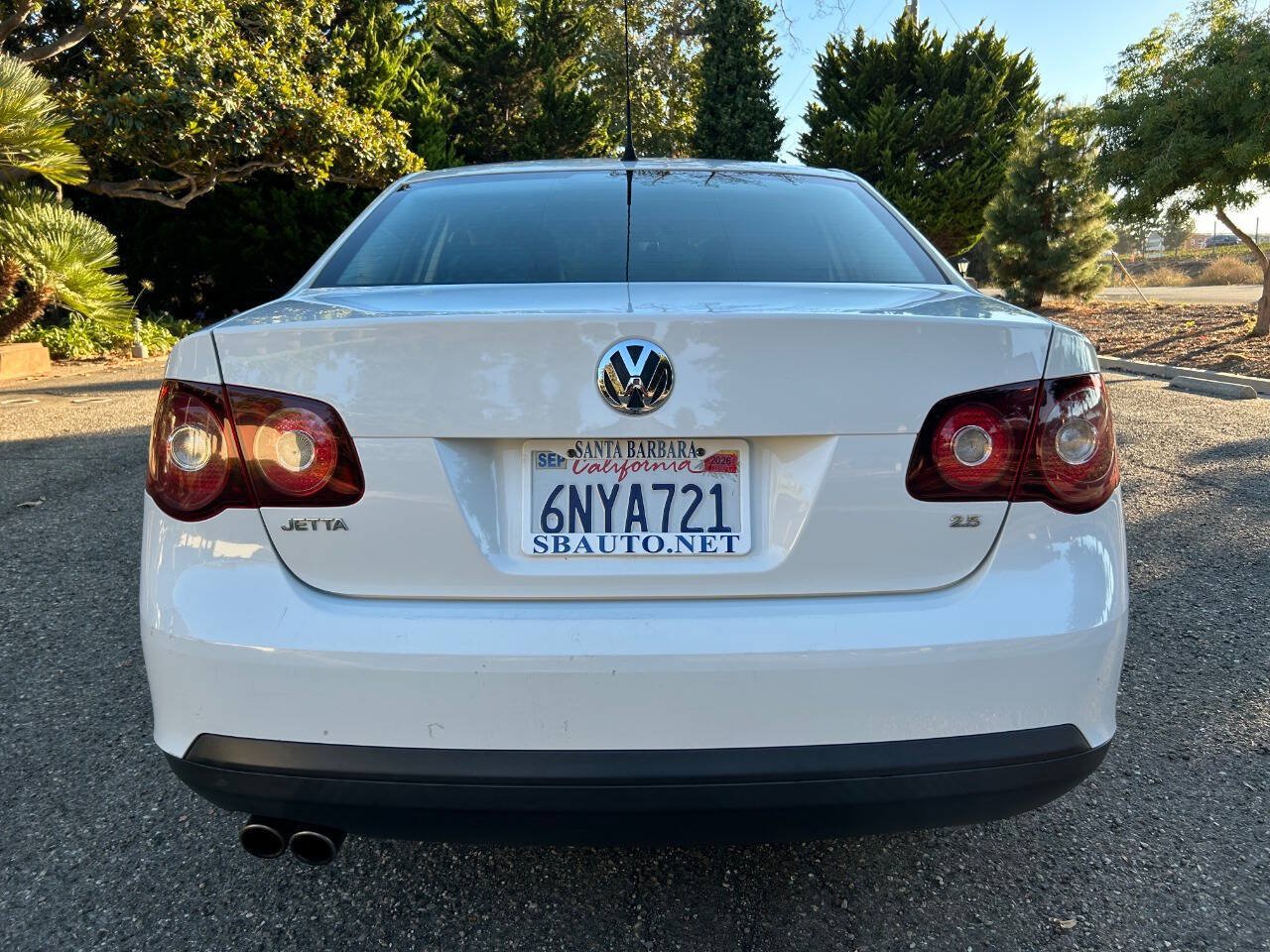Used 2010 Volkswagen Jetta Limited Edition FWD image 17