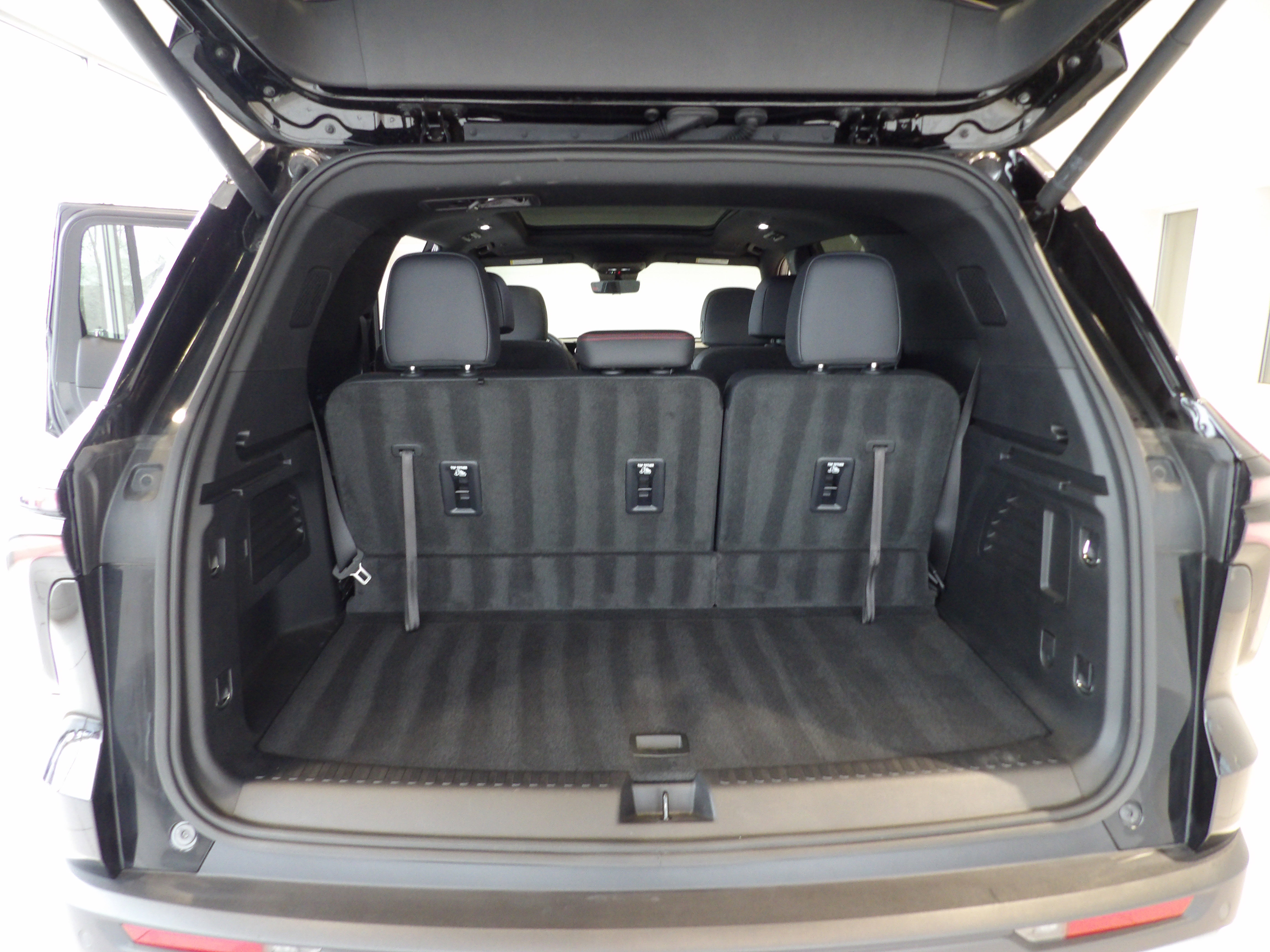Used 2024 Chevrolet Traverse Z71 w/ LPO, Floor Liner Package image 19