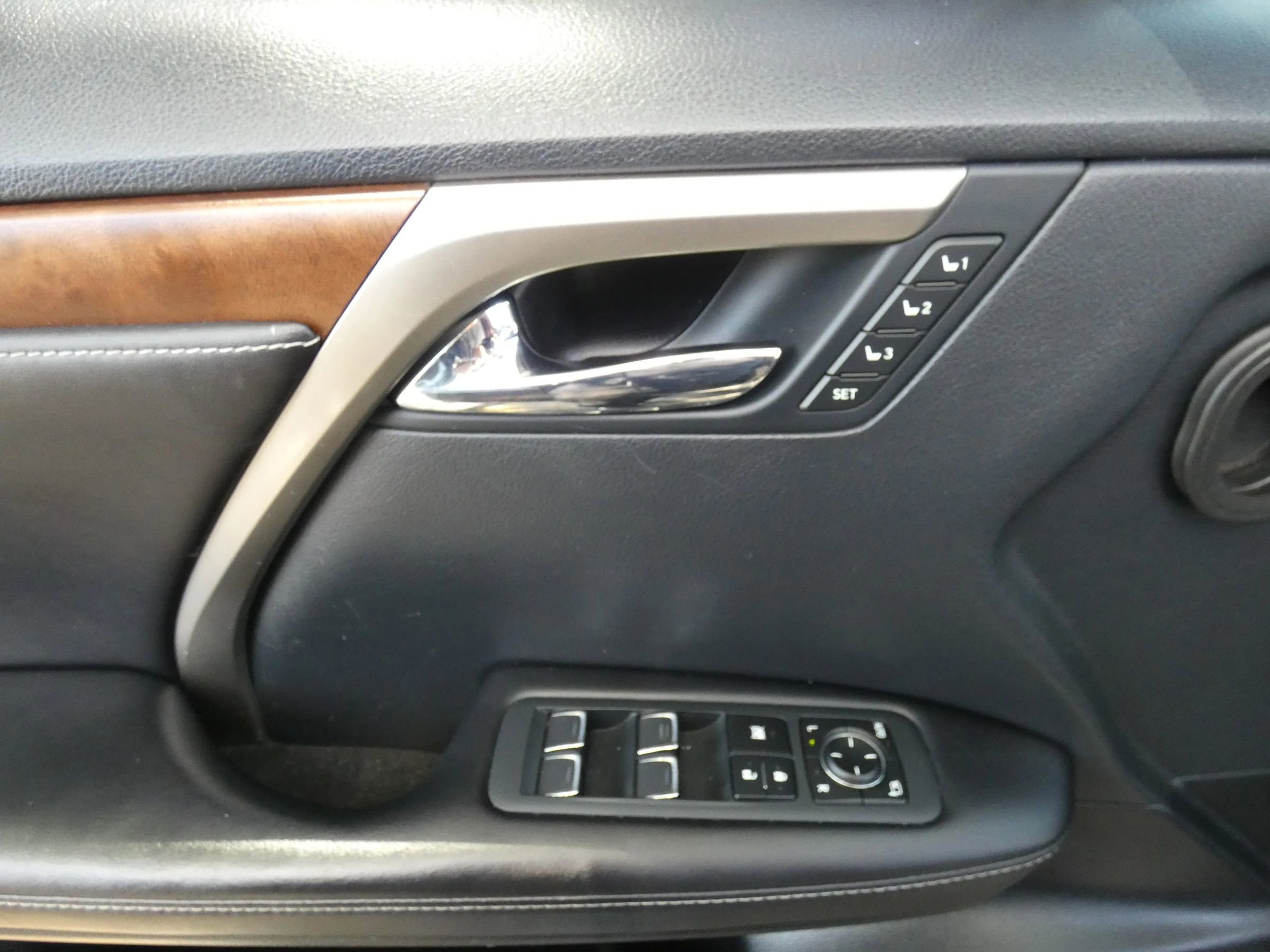 Used 2020 Lexus RX 350L FWD w/ Premium Package image 56