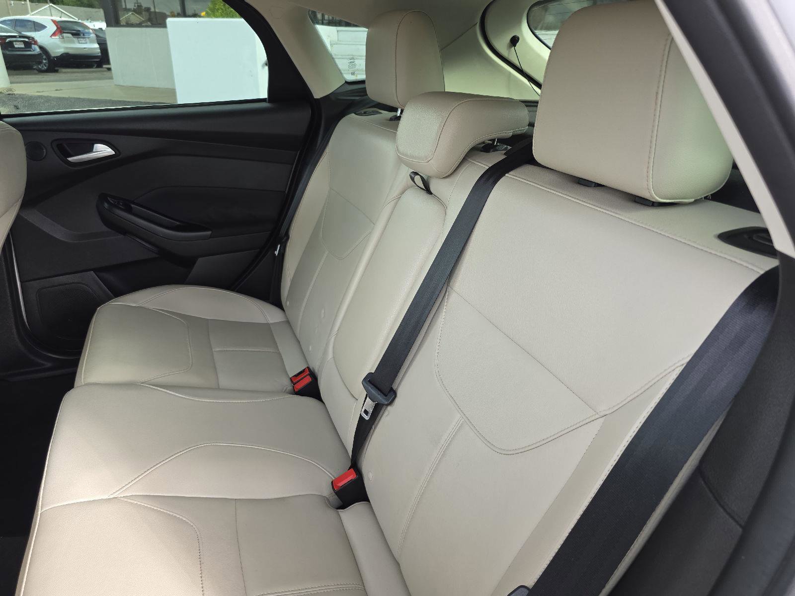 Used 2018 Ford Focus Titanium FWD image 32