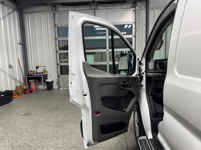 Used 2025 Ford Transit 250 Low Roof w/ Exterior Upgrade Package RWD image 7