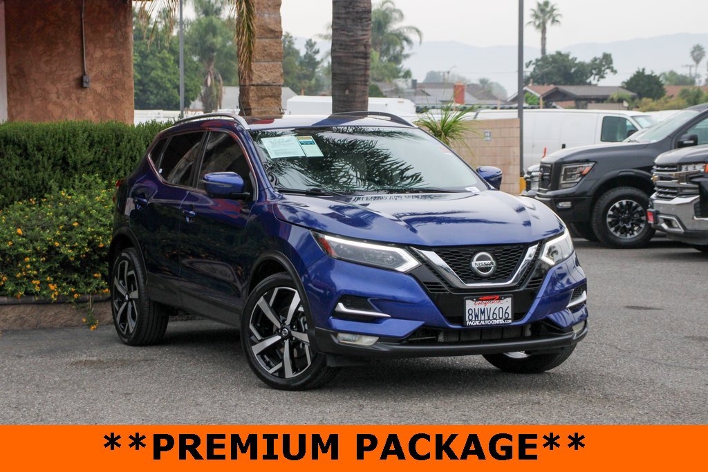 Used 2020 Nissan Rogue Sport SL w/ Premium Package image 2