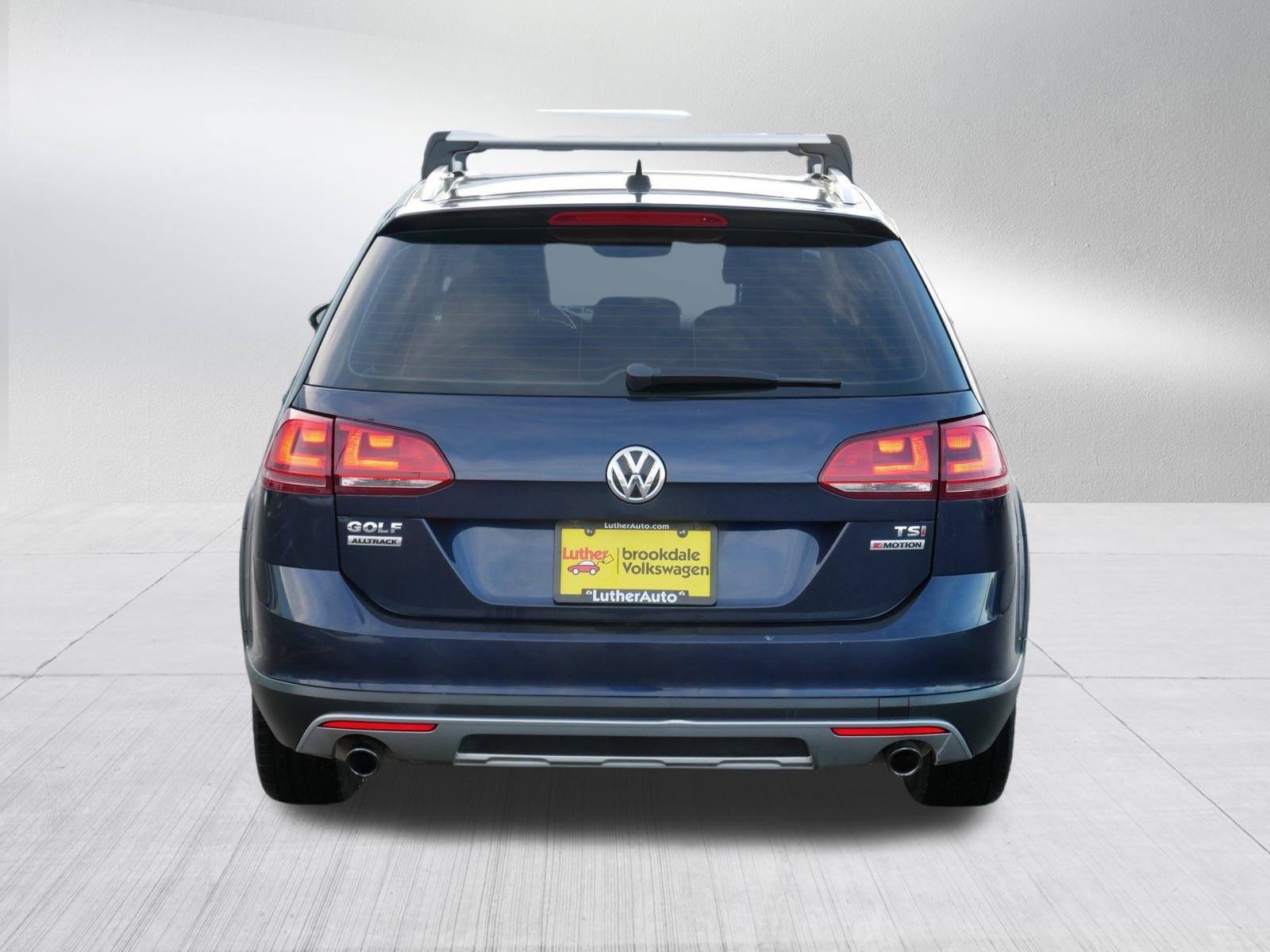 Used 2017 Volkswagen Golf Alltrack S image 6