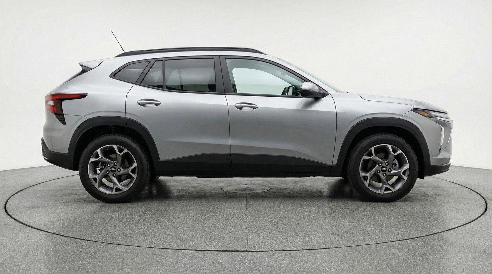 Used 2025 Chevrolet Trax LT image 11