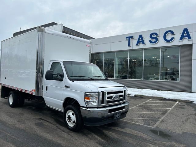 Used 2022 Ford E-450 and Econoline 450 Super Duty w/ Power Windows & Locks Group image 1