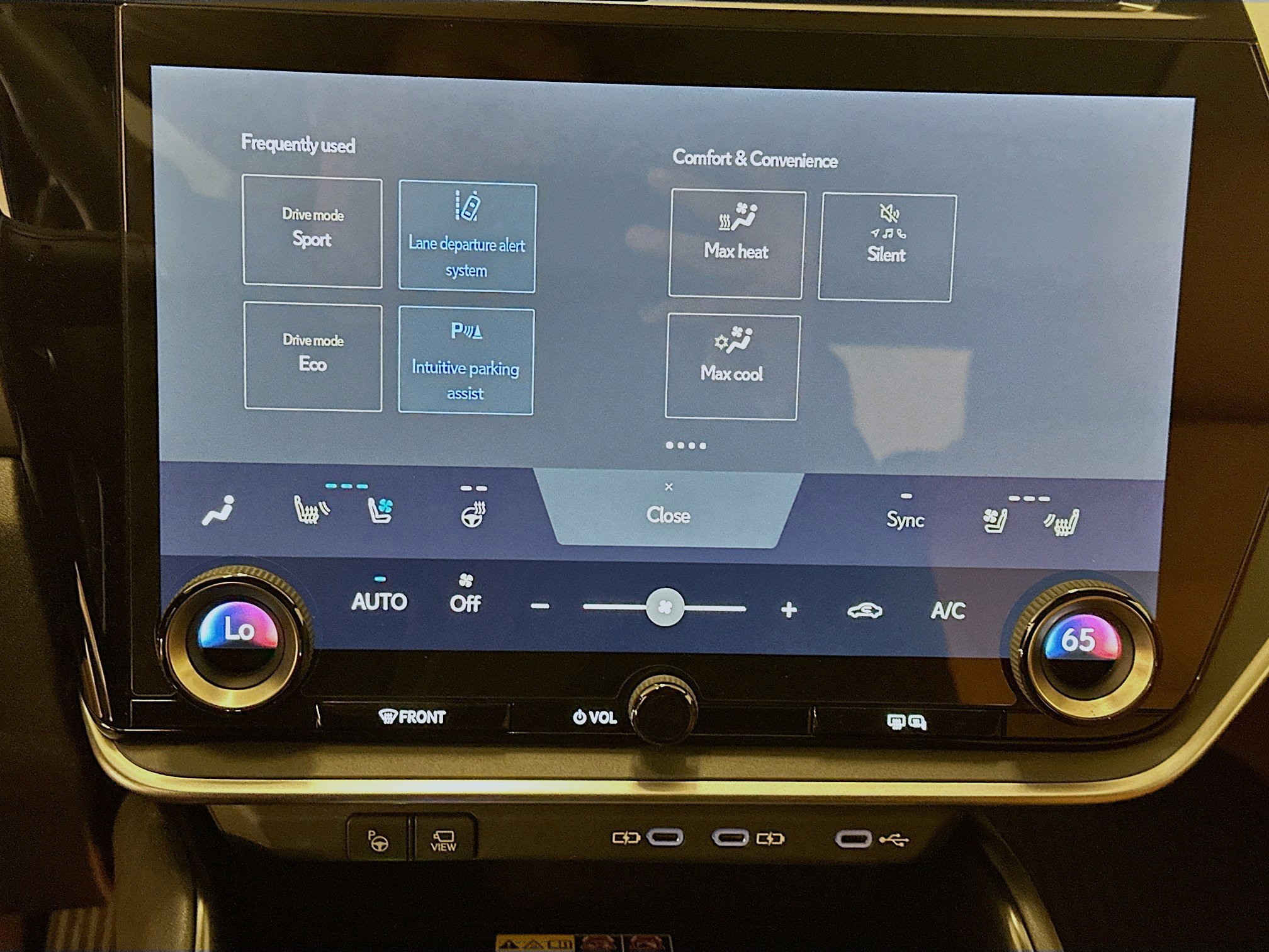 Used 2023 Lexus RZ 450e Premium w/ Technology Package AWD/4WD image 24
