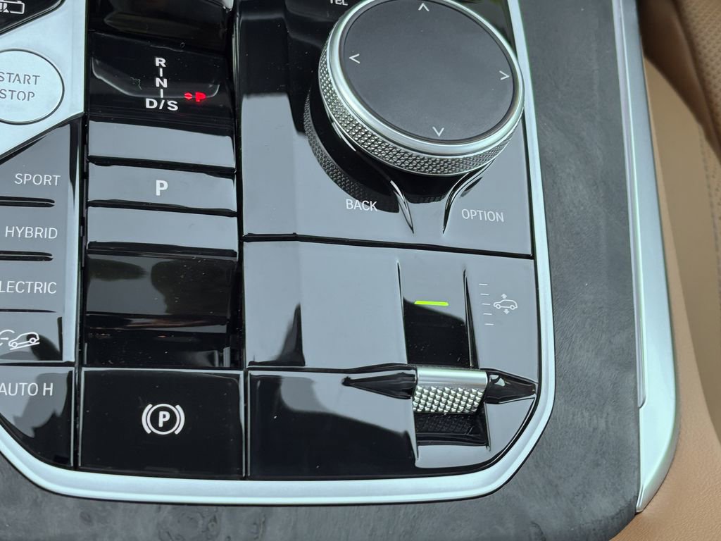 New 2026 BMW X5 xDrive50e w/ Premium Package image 30