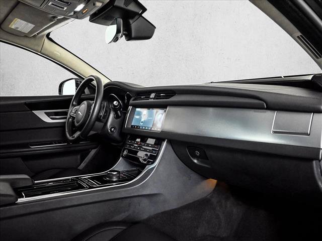 Used 2020 Jaguar XF Premium AWD/4WD image 22