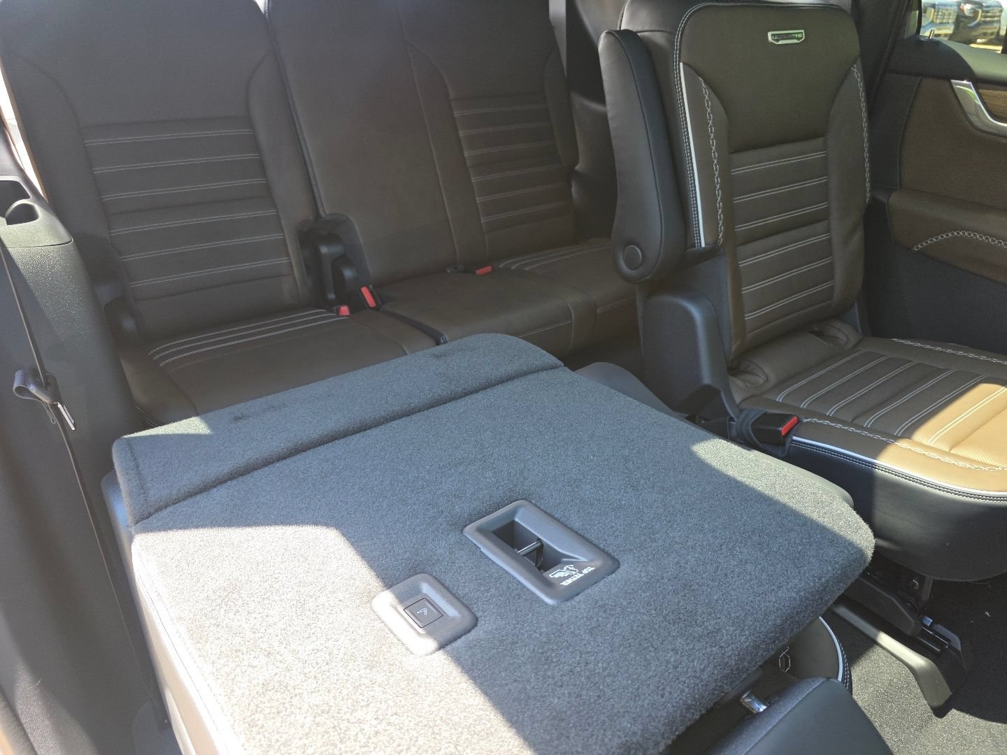 New 2026 GMC Acadia Denali Ultimate AWD/4WD image 24