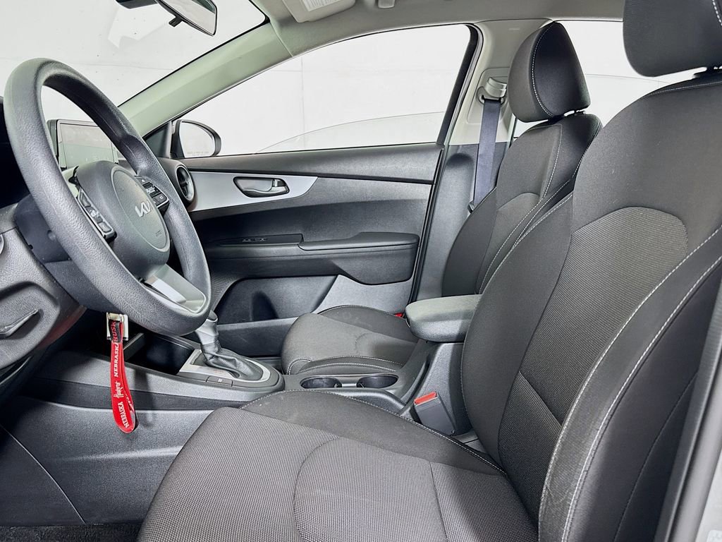 Used 2022 Kia Forte LXS image 7