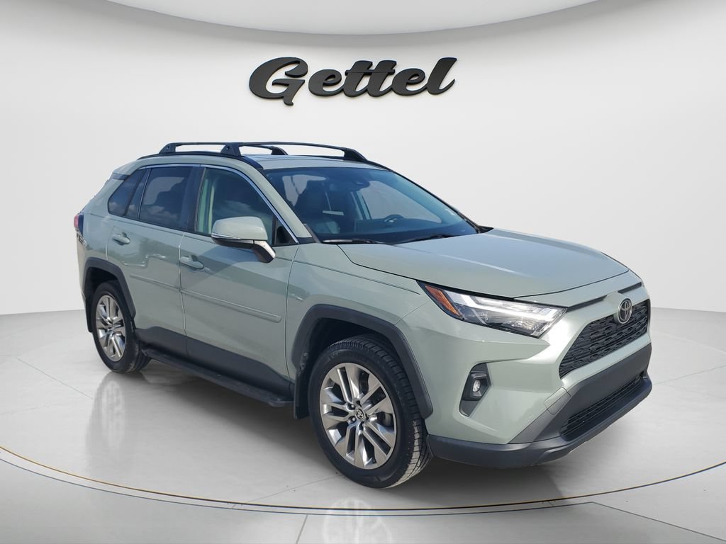 Used 2022 Toyota RAV4 XLE Premium AWD/4WD image 3