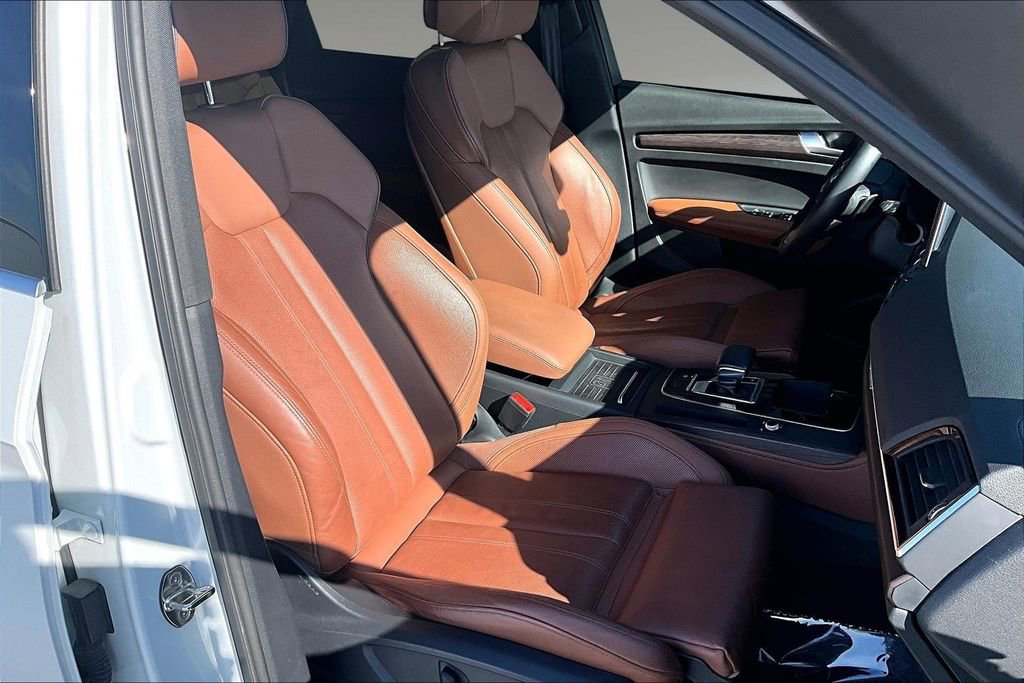 Used 2021 Audi Q5 Prestige w/ Prestige Package image 29