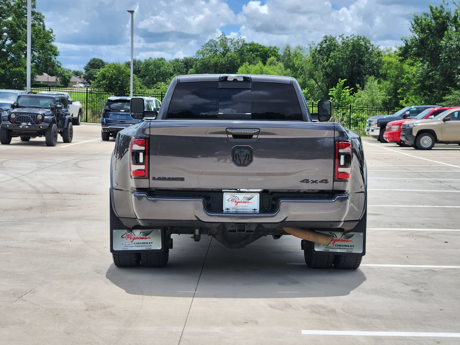 Used 2022 RAM 3500 Laramie w/ Night Edition AWD/4WD image 8