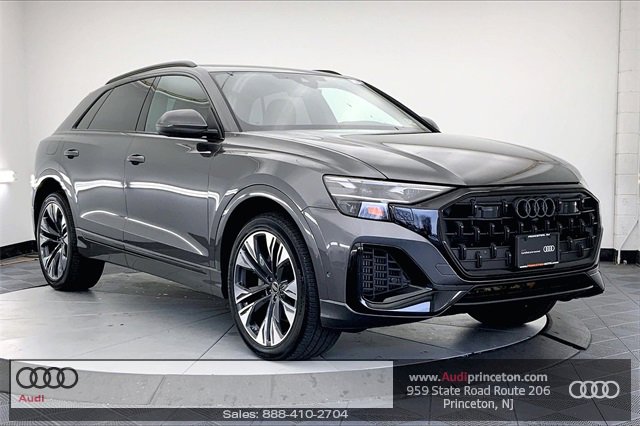 Certified 2025 Audi Q8 Premium Plus image 1