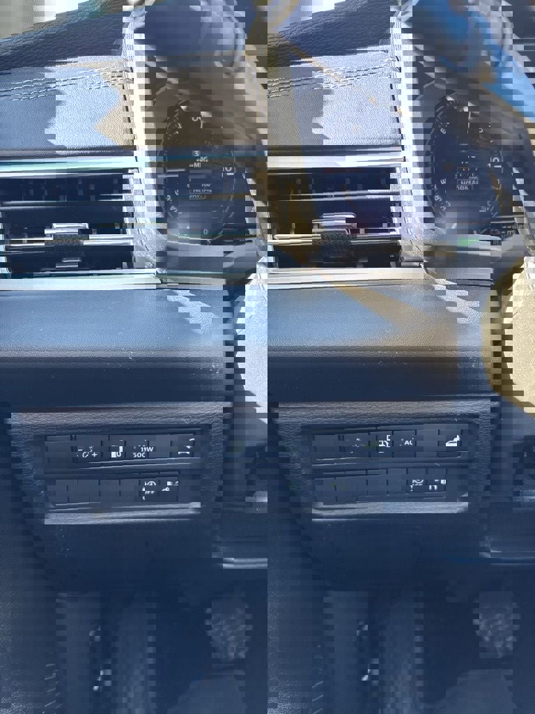 Used 2024 Mitsubishi Outlander SEL Black Edition image 15