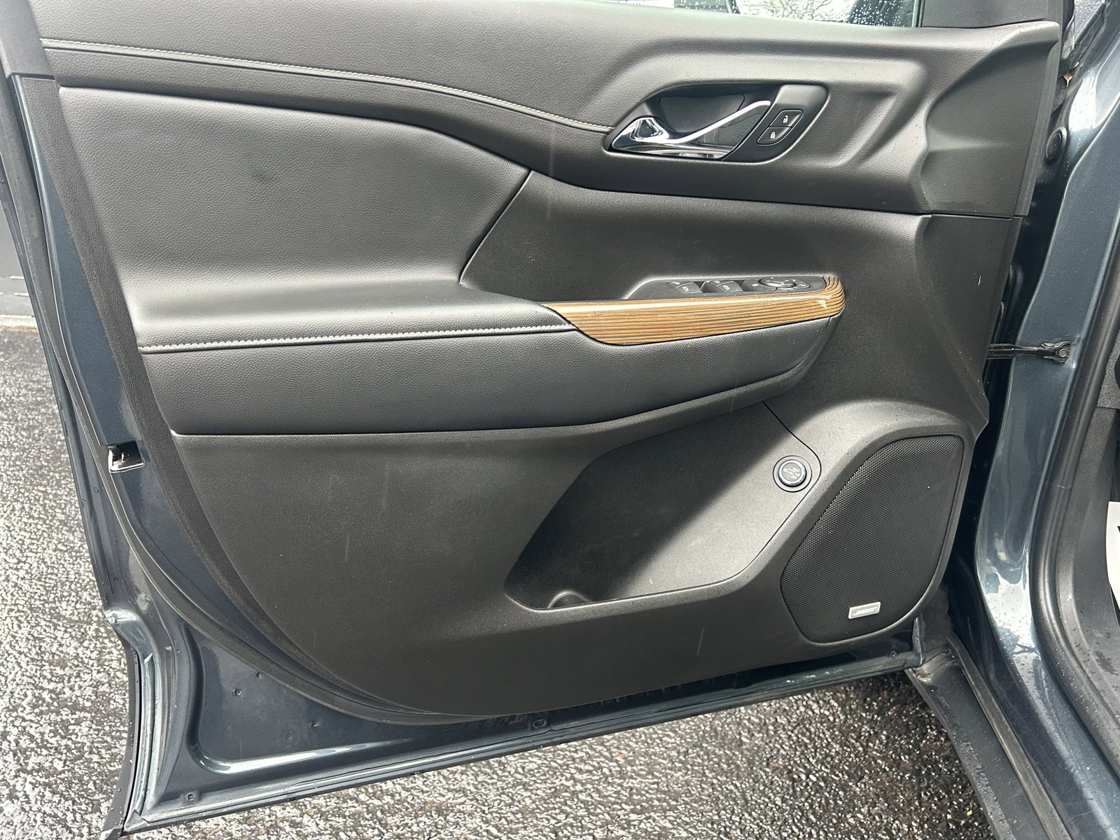 Used 2019 GMC Acadia SLE image 20