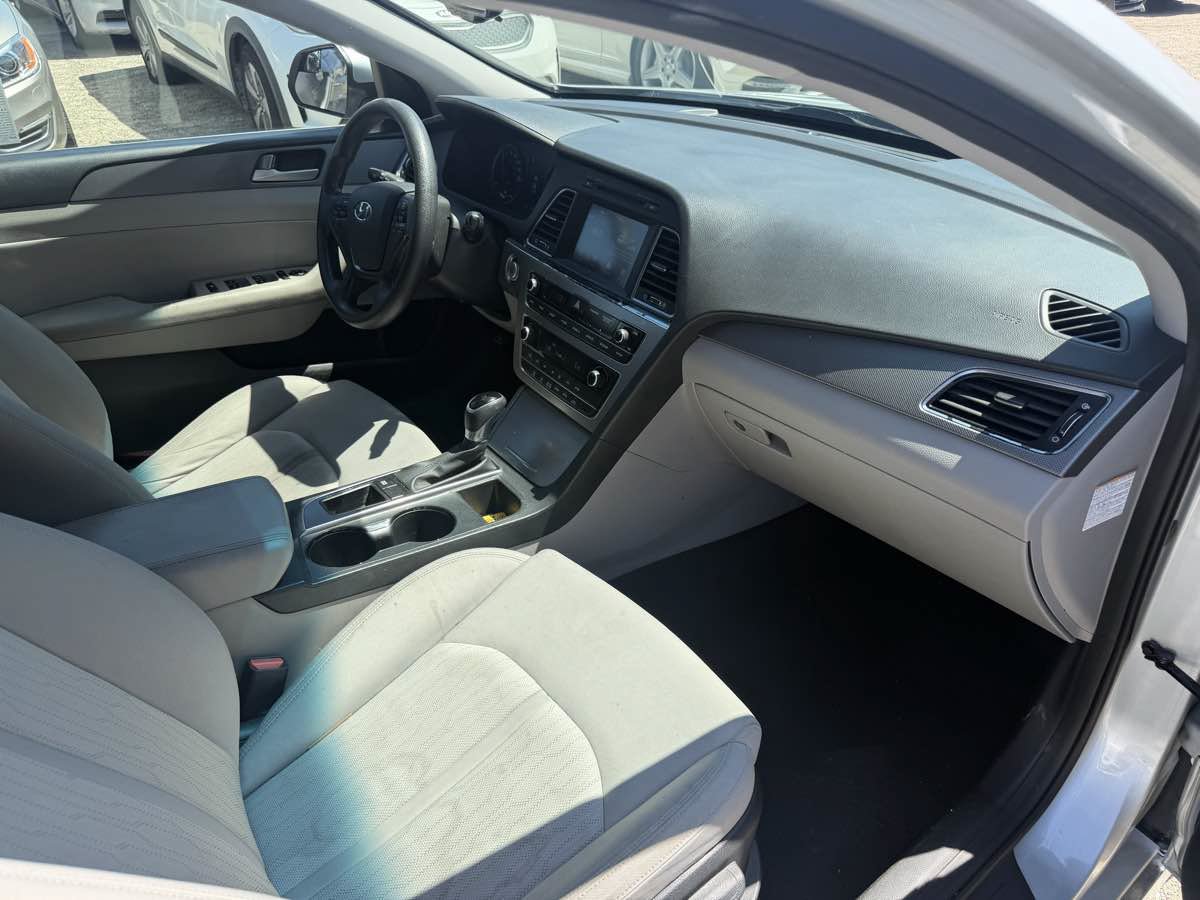 Used 2017 Hyundai Sonata SE FWD image 12