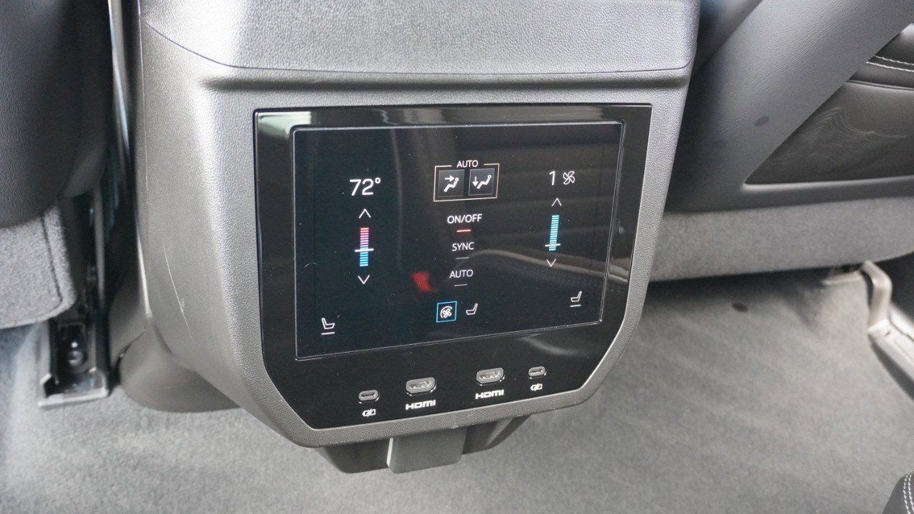 Used 2025 GMC Yukon Denali Ultimate image 37