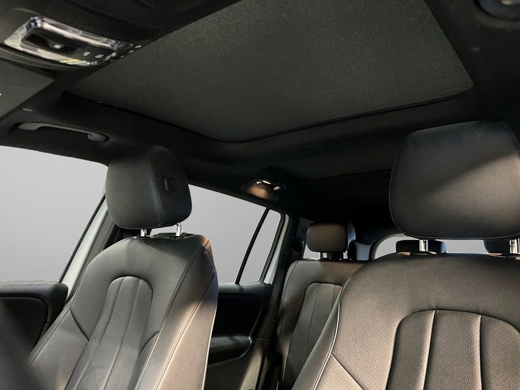 Used 2022 Mercedes-Benz EQB 300 4MATIC image 42